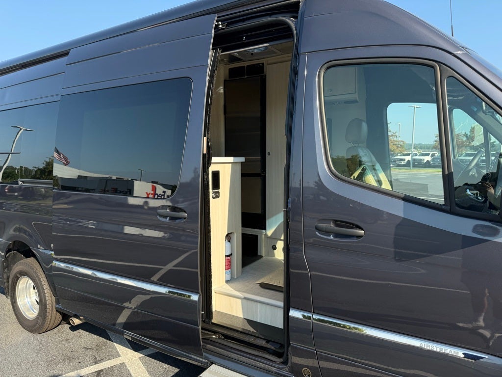 2023 Mercedes-Benz Airstream Cargo 170 WB High Roof