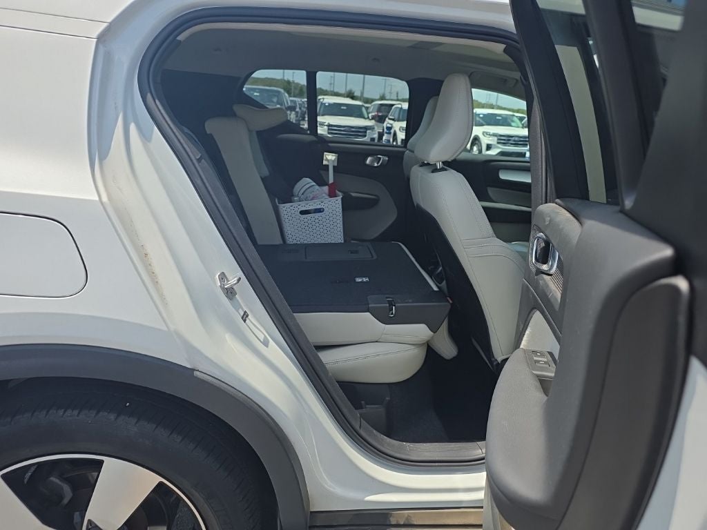 2021 Volvo XC40 Momentum
