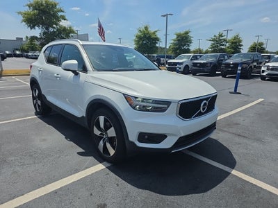 2021 Volvo XC40 Momentum