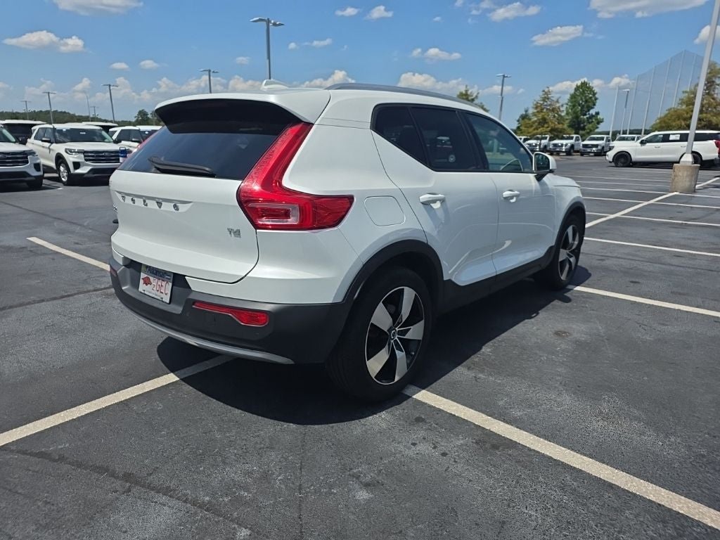 2021 Volvo XC40 Momentum