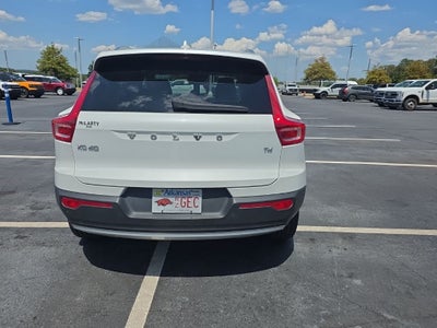 2021 Volvo XC40 Momentum