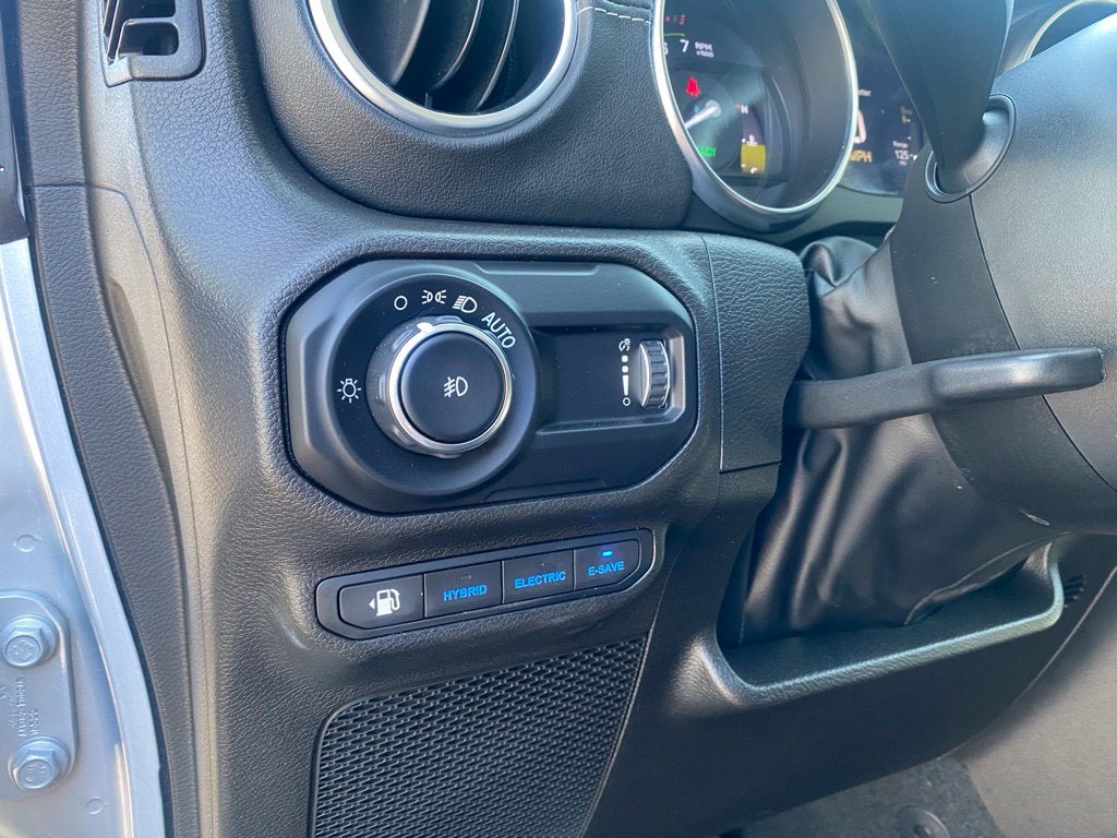 2023 Jeep Wrangler Sahara 4xe - HARD TOP - CLEAN CARFAX