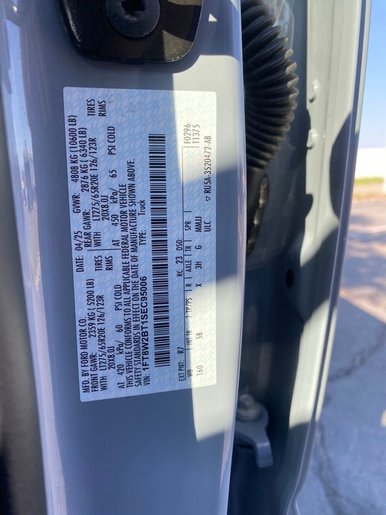 2025 Ford F-250SD Lariat Blackout Package-FX4