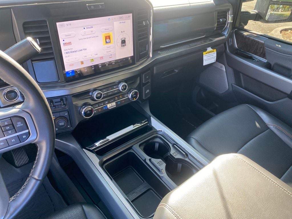 2025 Ford F-250SD Lariat Blackout Package-FX4