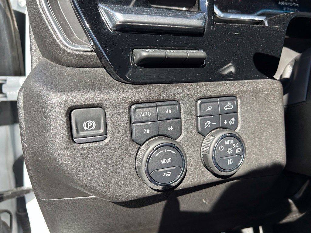 2025 Chevrolet Silverado 3500HD High Country - 4WD - 6.6L DURAMAX - TECH PACKAGE