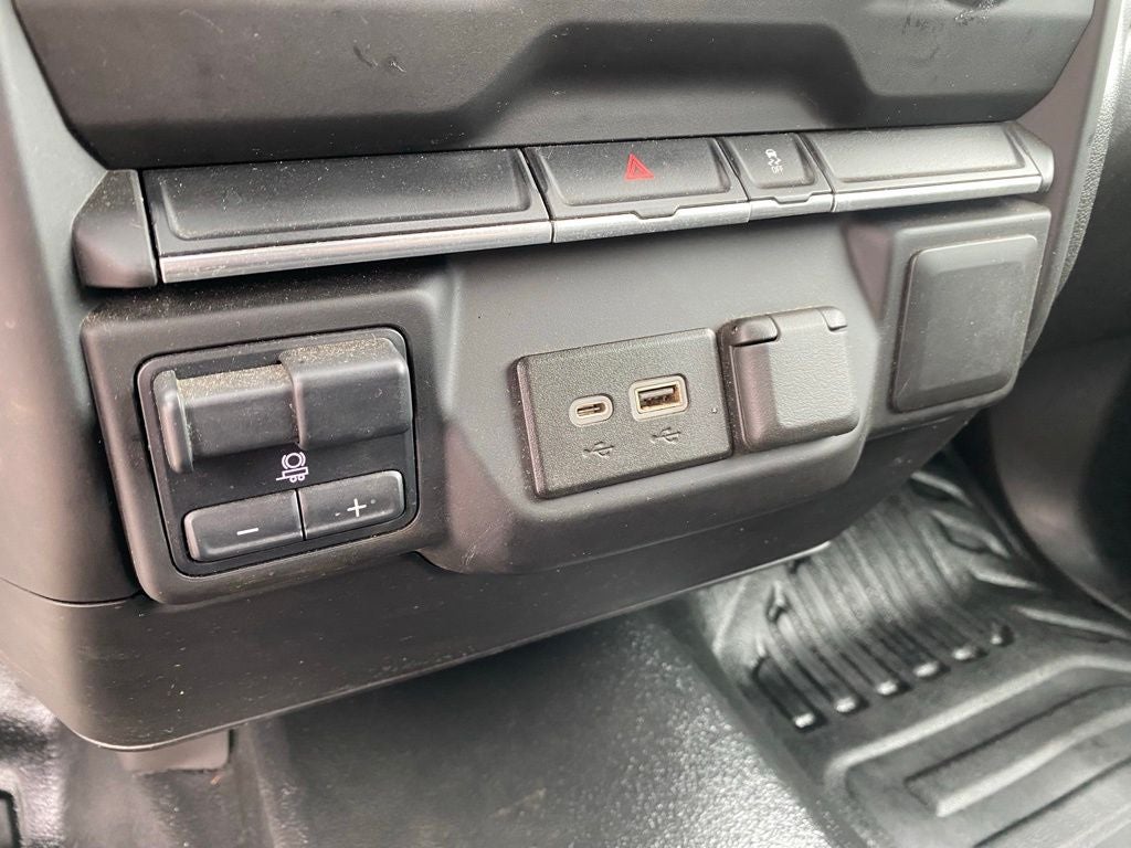 2023 GMC Sierra 3500HD Pro CHASSIS PRO - FLAT BED