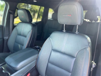 2025 GMC Acadia AT4 - AWD - PANO ROOF - ONE OWNER