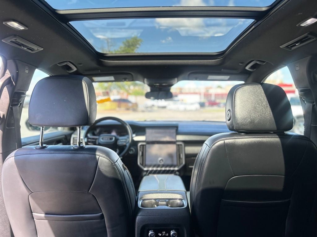2025 GMC Acadia AT4 - AWD - PANO ROOF - ONE OWNER