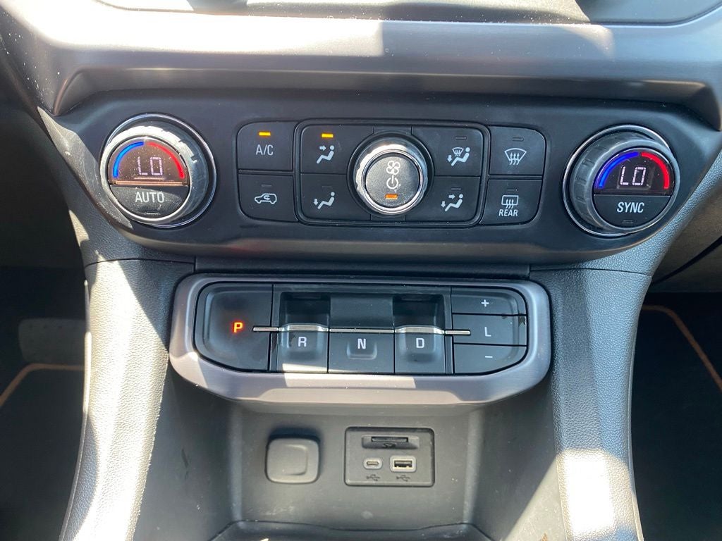2021 GMC Acadia AT4