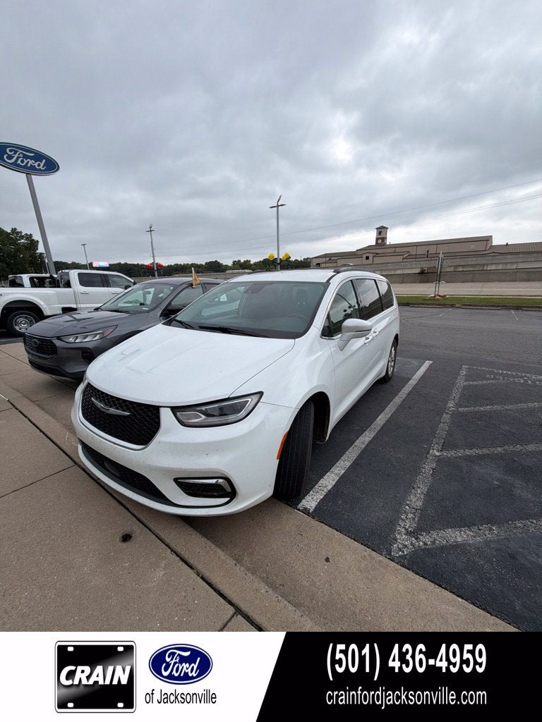 2022 Chrysler Pacifica Touring L