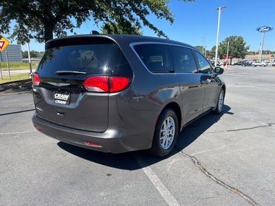 2023 Chrysler Voyager LX