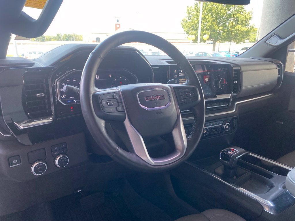 2025 GMC Sierra 1500 SLT - 2WD - LOW MILES - CLEAN CARFAX