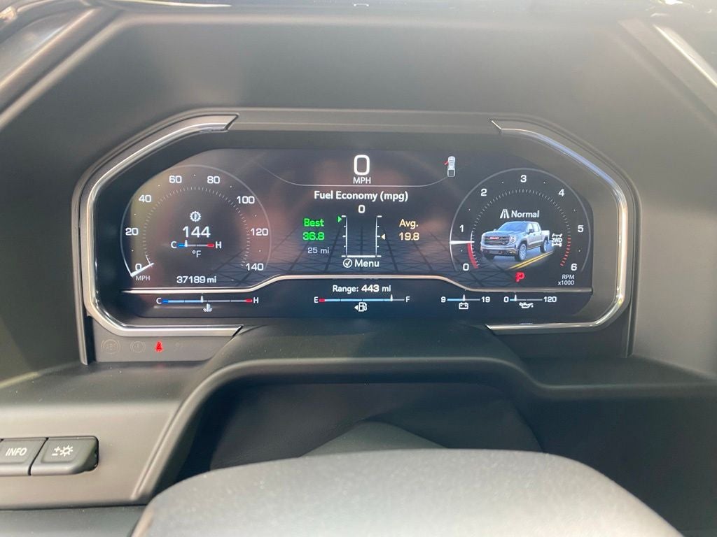 2025 GMC Sierra 1500 AT4 - TECH PKG - ONE OWNER - SUNROOF