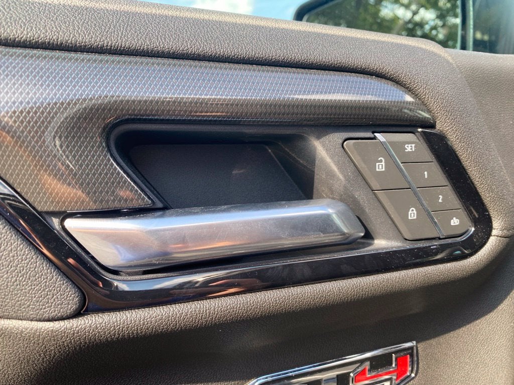 2025 GMC Sierra 1500 AT4 - 6.2L V-8 - TECHNOLOGY PACKAGE