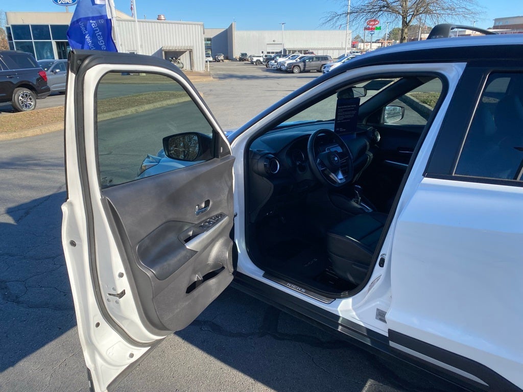 2020 Nissan Kicks SR