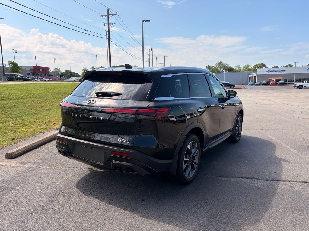 2023 INFINITI QX60 LUXE