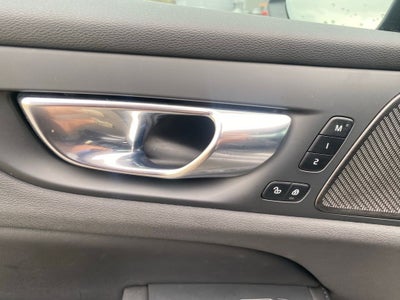 2023 Volvo S60 Recharge Plug-In Hybrid T8 Plus Black Edition