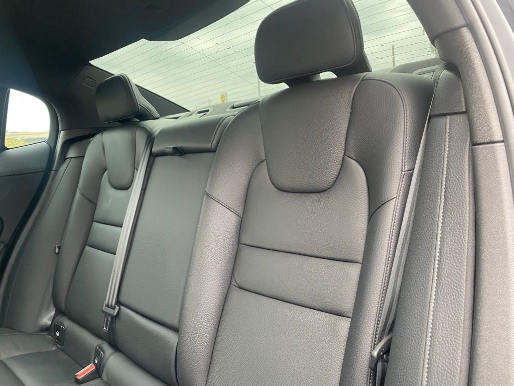 2023 Volvo S60 Recharge Plug-In Hybrid T8 Plus Black Edition