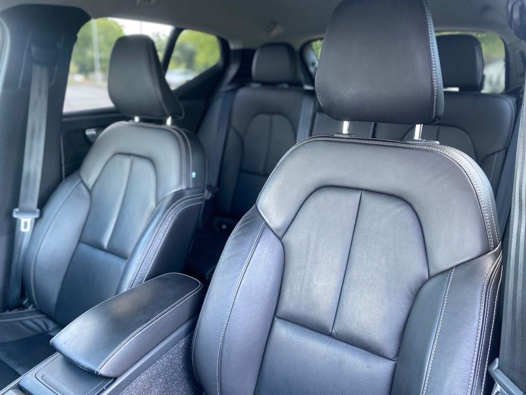 2022 Volvo XC40 Momentum