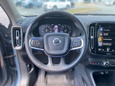 2022 Volvo XC40 Momentum