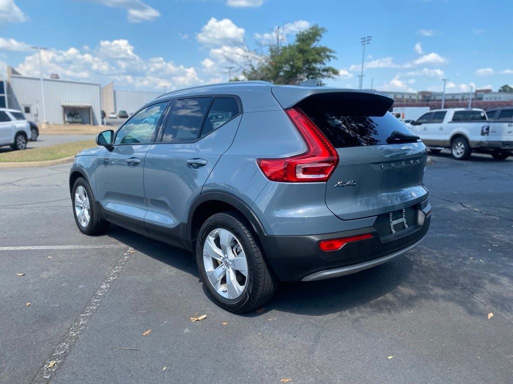 2022 Volvo XC40 Momentum