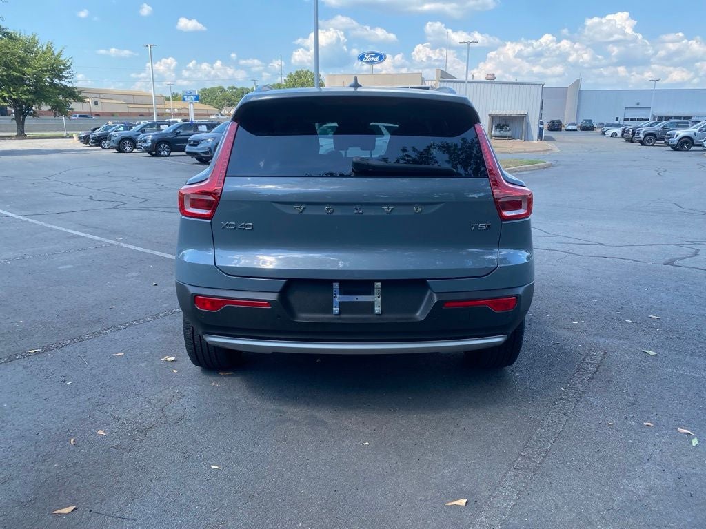 2022 Volvo XC40 Momentum