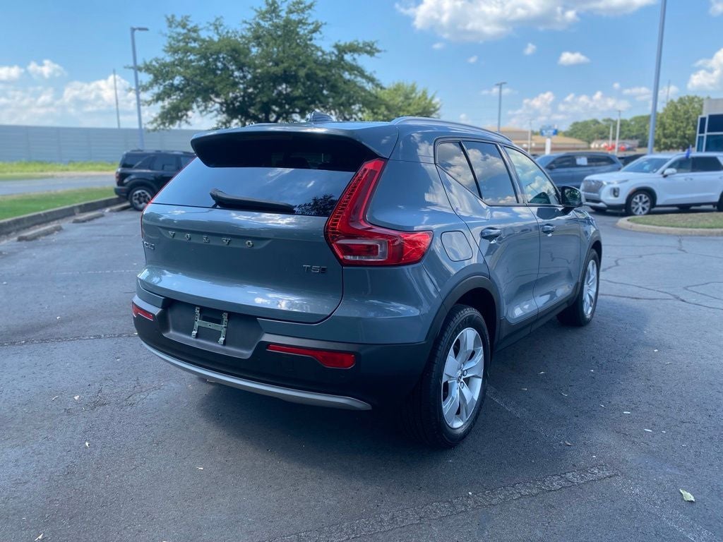 2022 Volvo XC40 Momentum