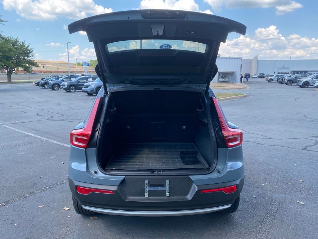 2022 Volvo XC40 Momentum