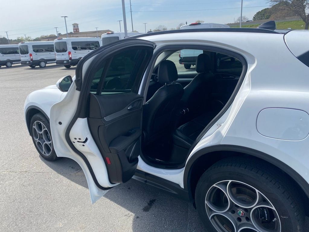 2018 Alfa Romeo Stelvio Base