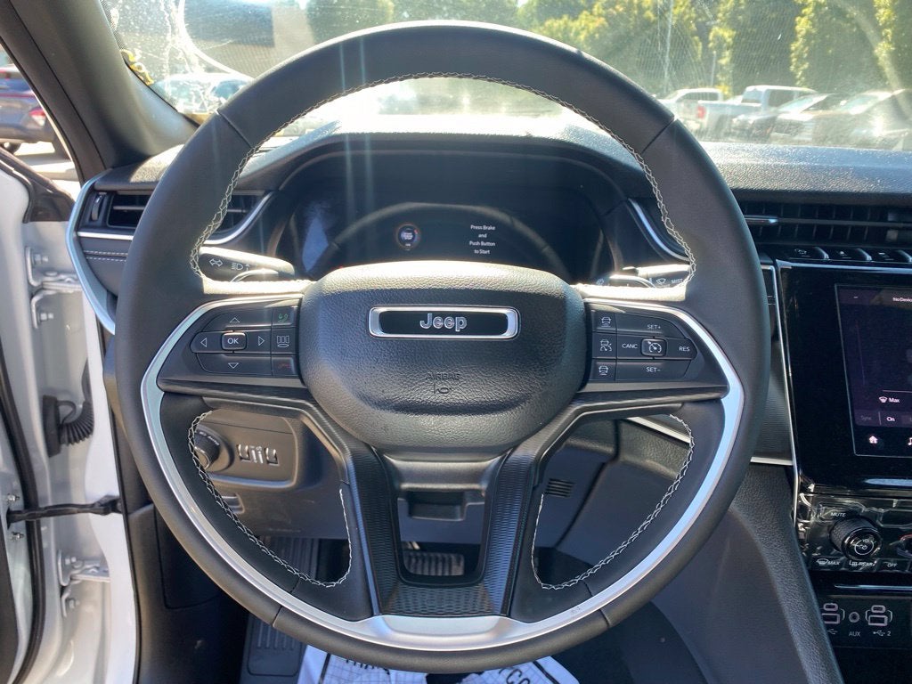 2025 Jeep Grand Cherokee Laredo