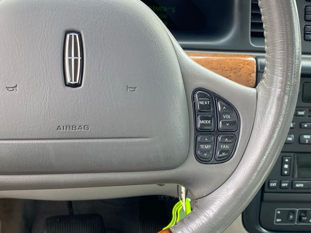 2002 Lincoln Continental Base