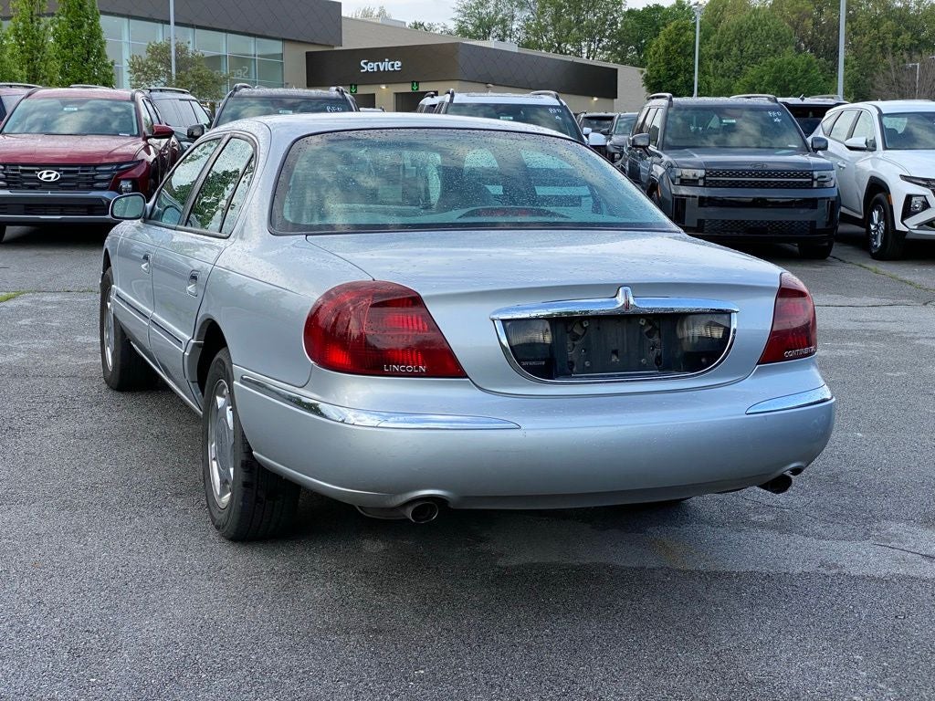 2002 Lincoln Continental Base