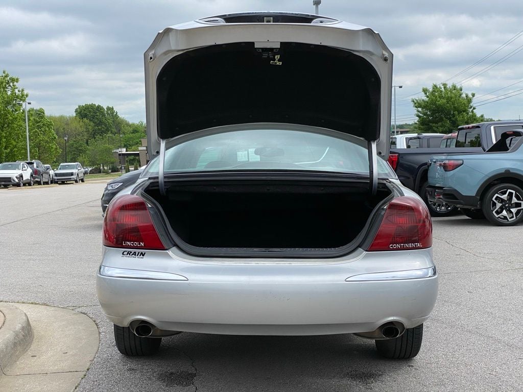 2002 Lincoln Continental Base