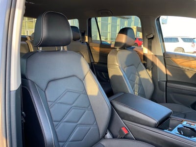 2025 Volkswagen Atlas 2.0T SE w/Technology