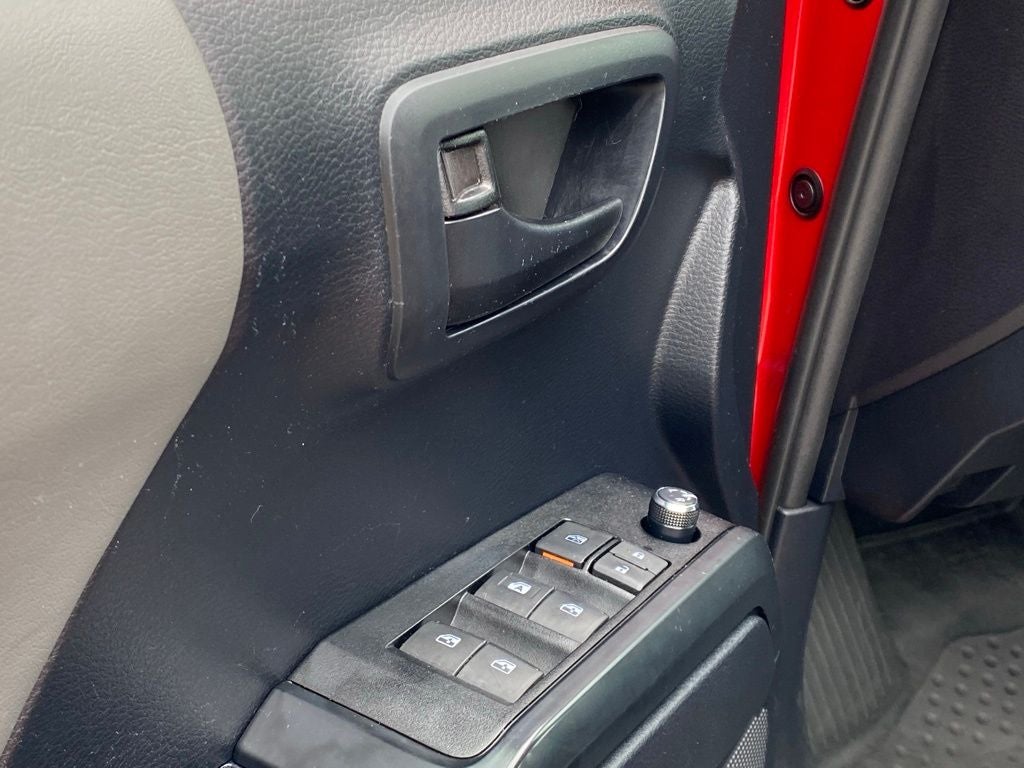 2018 Toyota Tacoma SR V6