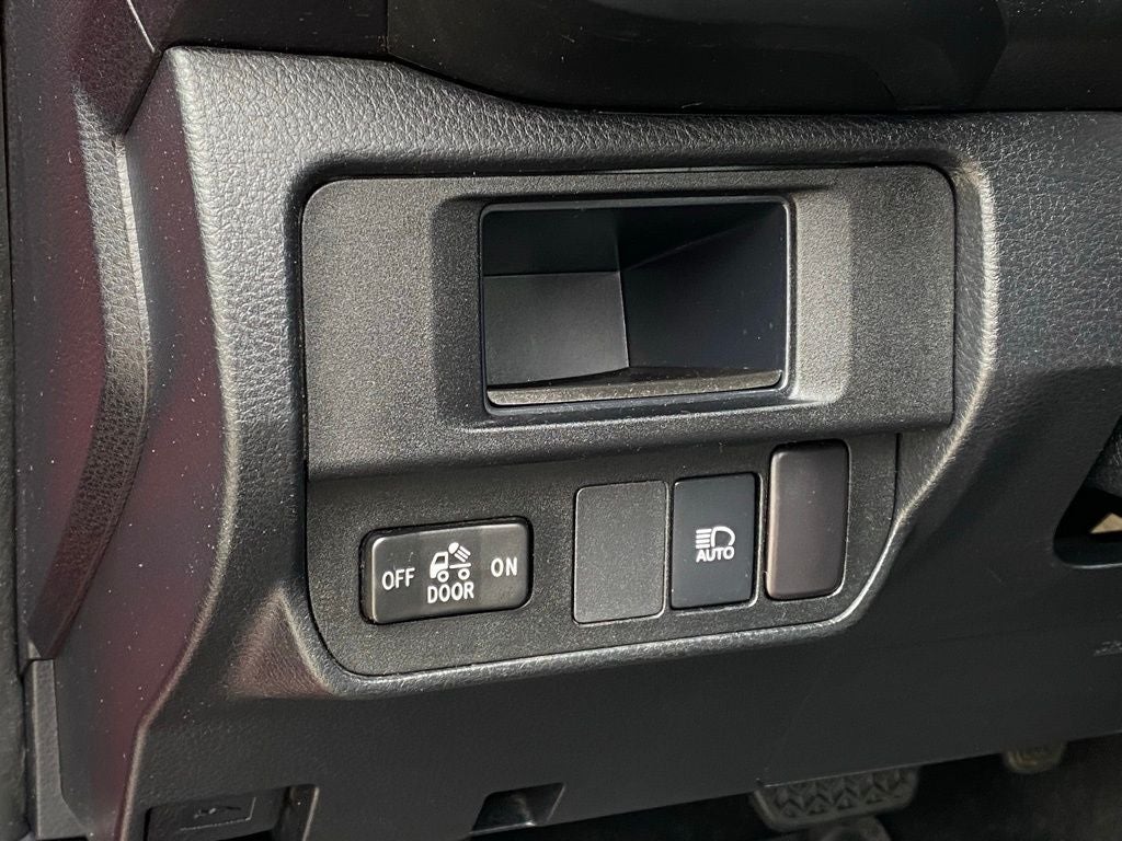 2018 Toyota Tacoma SR V6