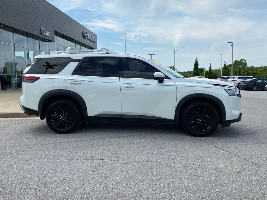 2022 Nissan Pathfinder SL