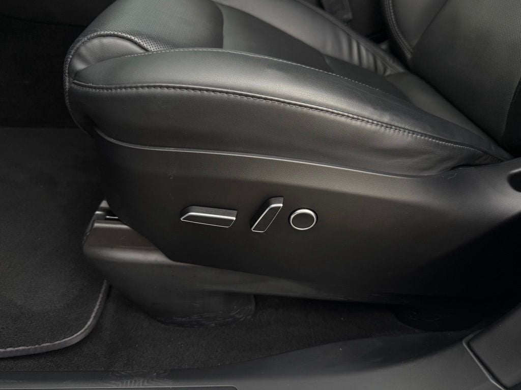 2022 Tesla Model X Base