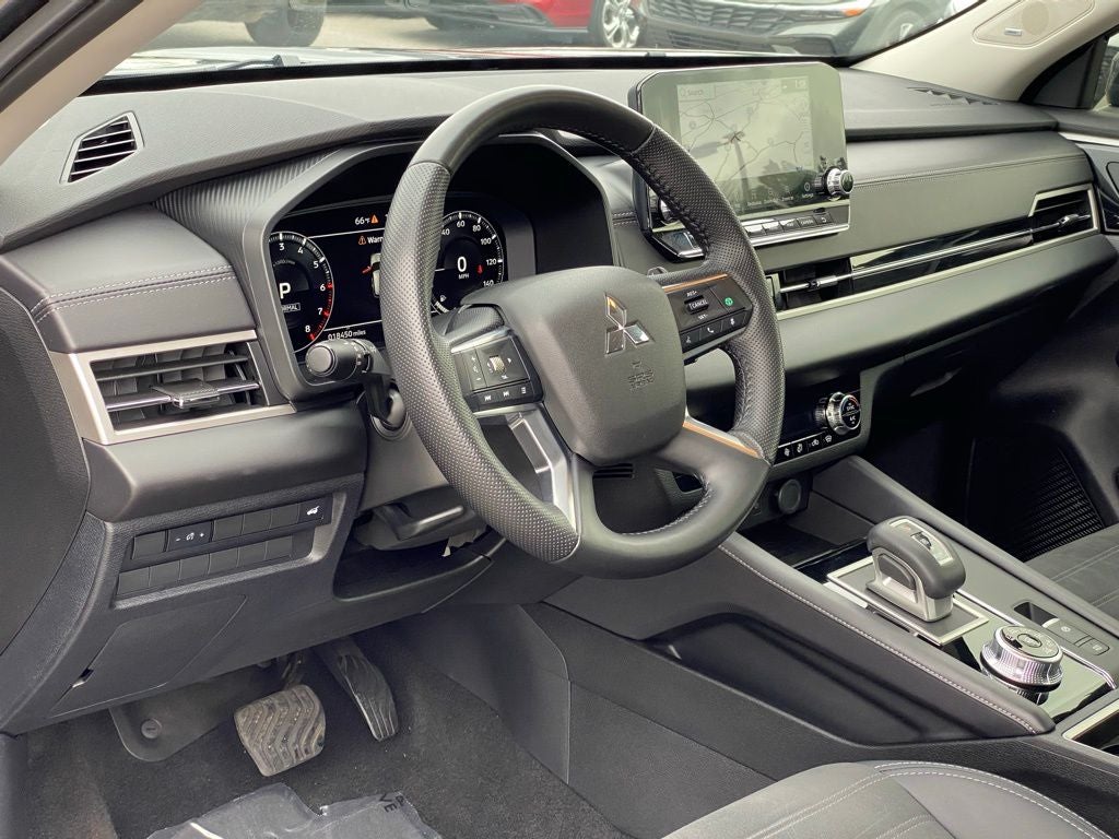 2024 Mitsubishi Outlander SE