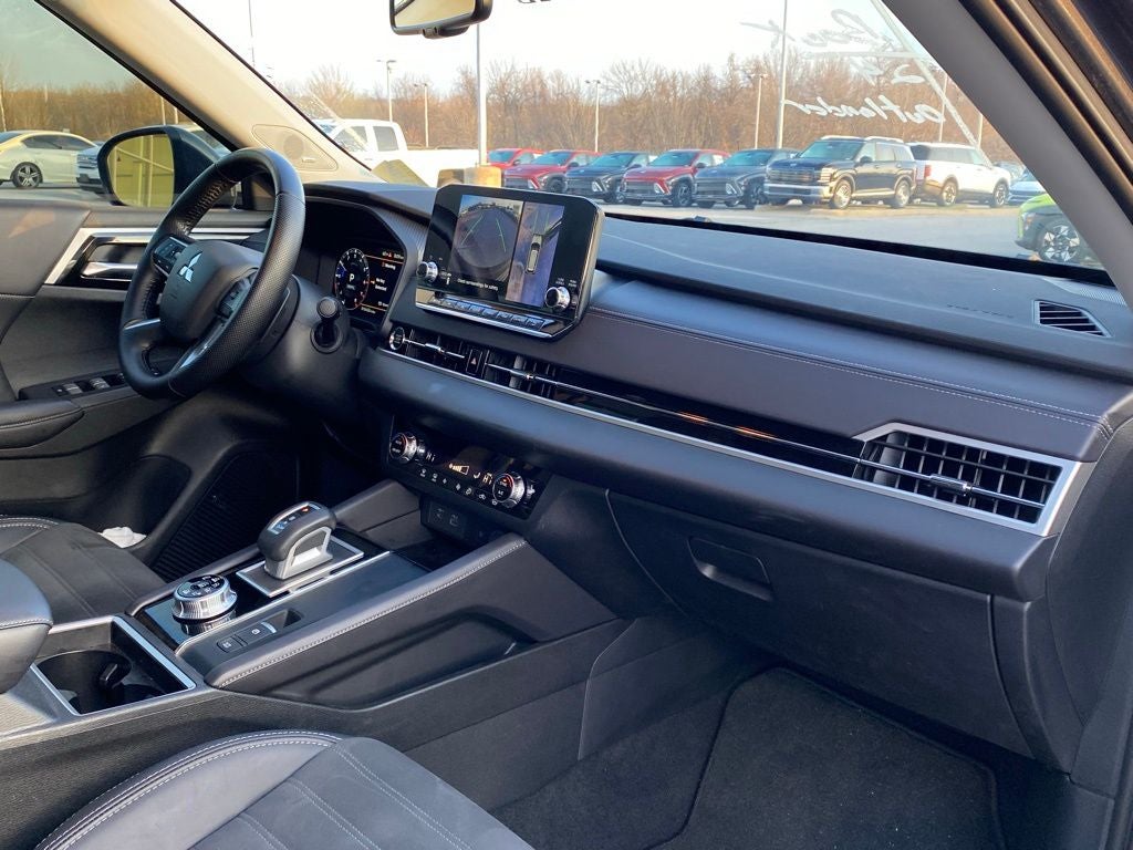 2024 Mitsubishi Outlander SE