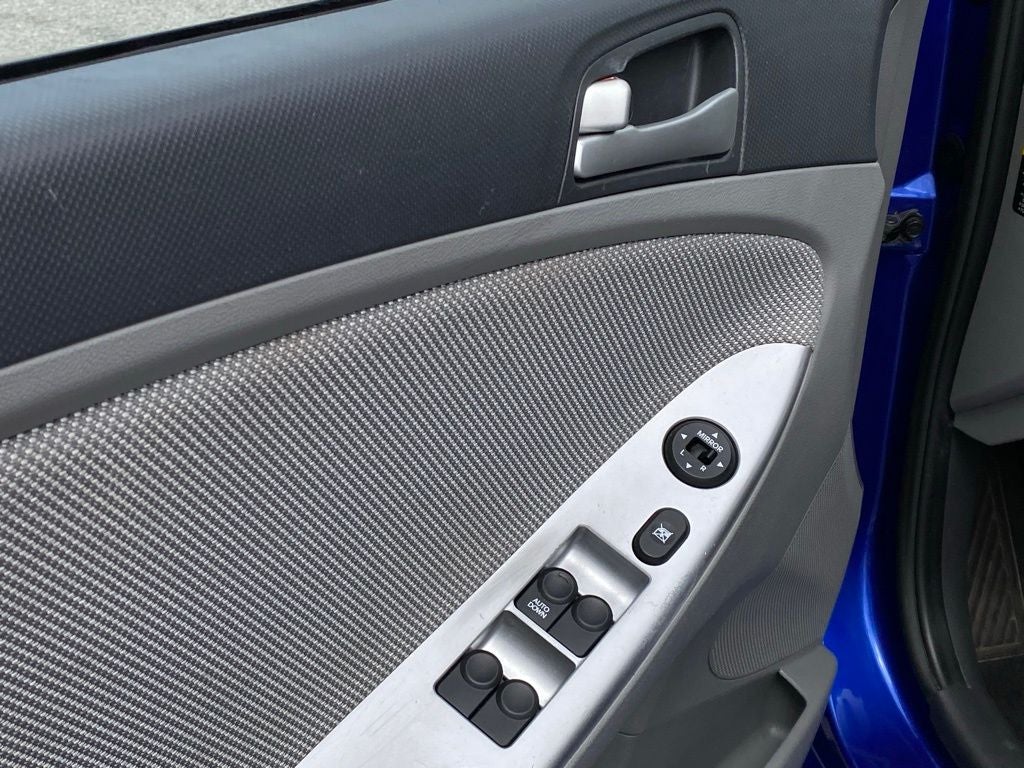 2012 Hyundai Accent GLS