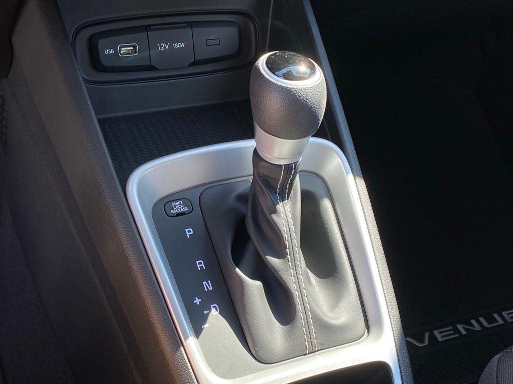 2022 Hyundai Venue SE