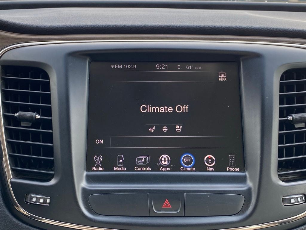 2015 Chrysler 200 C SUPER CLEAN!