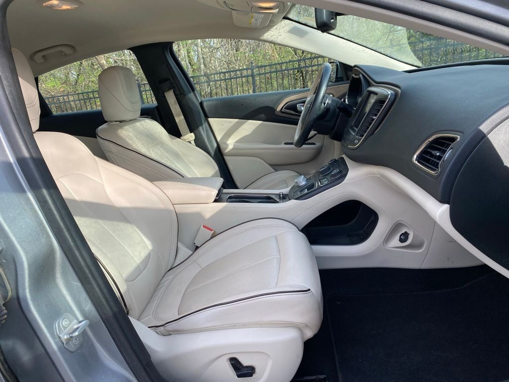 2015 Chrysler 200 C SUPER CLEAN!