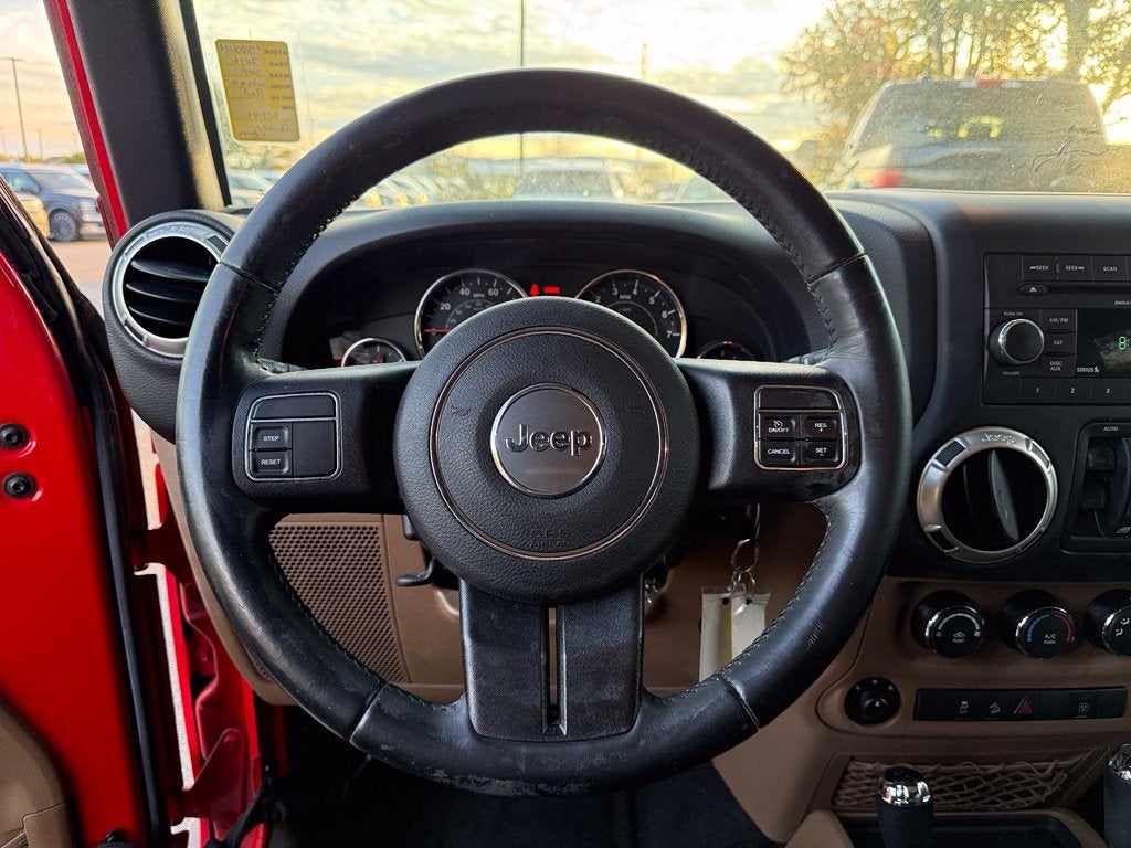 2016 Jeep Wrangler Unlimited Sahara - 4WD / CARFAX ONE OWNER