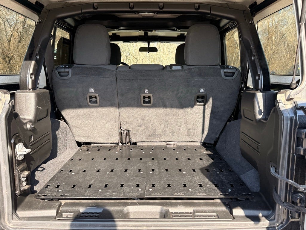 2019 Jeep Wrangler Unlimited Sahara APPLE CAR PLAY / CLEAN CARFAX/ 1 OWNER