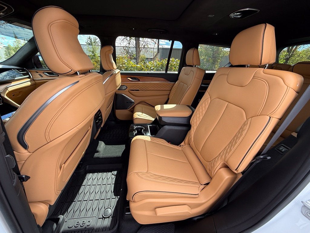 2025 Jeep Grand Cherokee L Summit Obsidian - 4WD / PANORAMIC SUNROOF