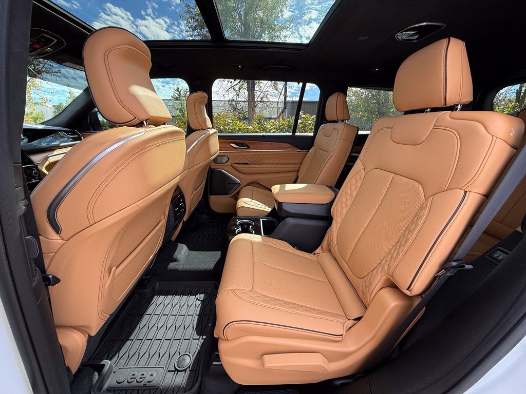 2025 Jeep Grand Cherokee L Summit Obsidian - 4WD / PANORAMIC SUNROOF