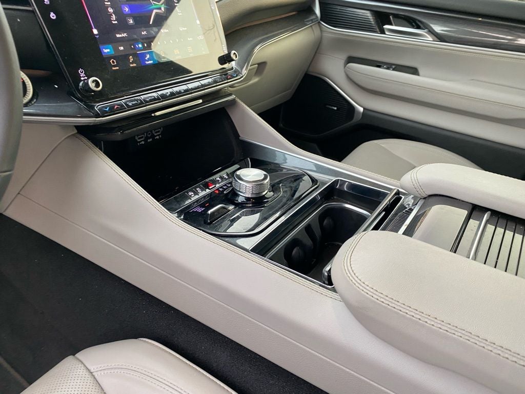 2024 Jeep Wagoneer Base