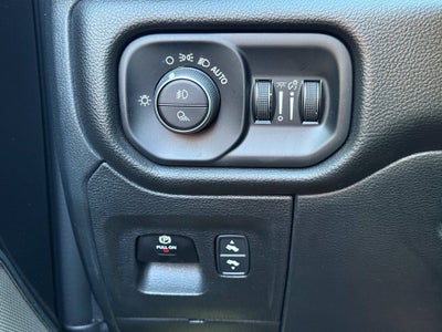 2025 RAM 1500 Laramie - 4WD / LEVEL 2 / NIGHT EDITION